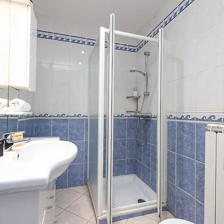 Apartman 2 Pieces Avec Balcons, Parking Exterieur Menton