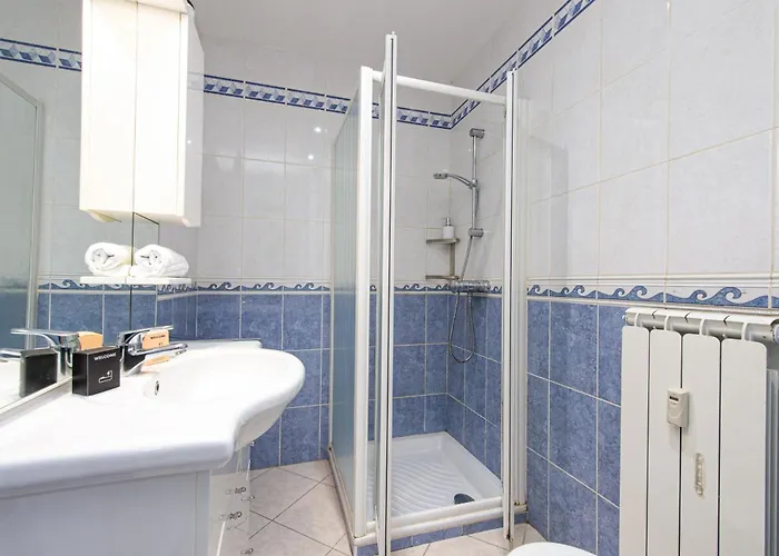 Apartment 2 Pieces Avec Balcons, Parking Exterieur Menton