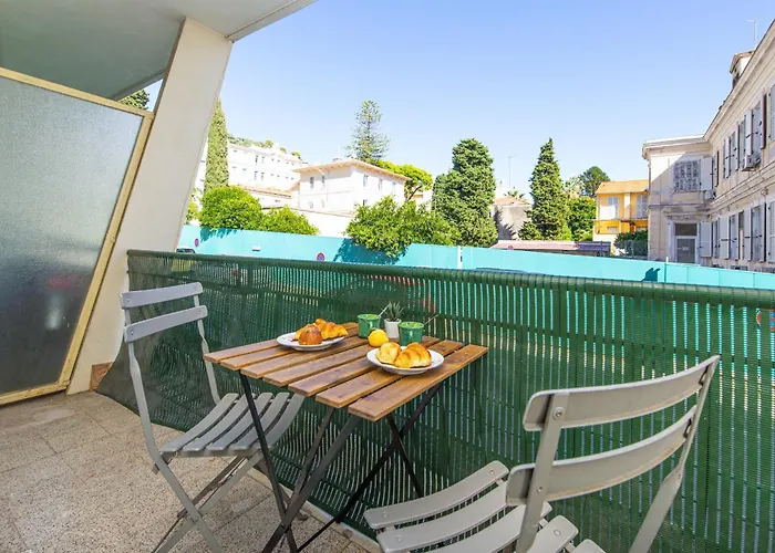 2 Pieces Avec Balcons, Parking Exterieur Menton