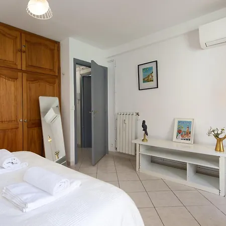 2 Pièces Avec Balcons, Parking Extérieur Appartement