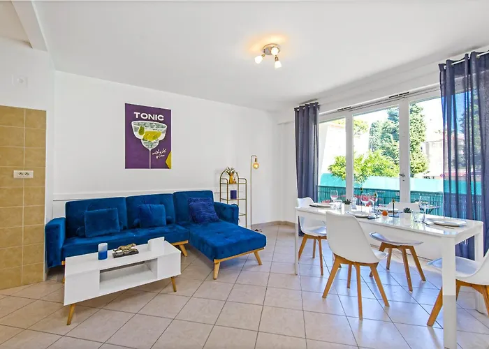 2 Pieces Avec Balcons, Parking Exterieur *